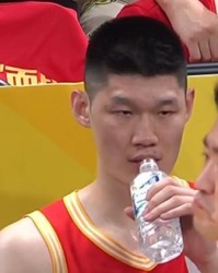胡金秋受伤虚惊一场！广厦大胜山西：2比1进半决赛