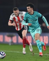 开云官方网站-克洛普：我们依然强大 琼斯：把进球献给阿利松父亲