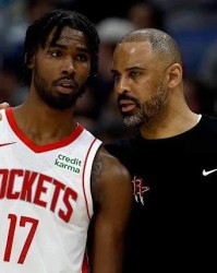 火箭又一悍将冲亿元合同：攻防一体能力超探花郎？