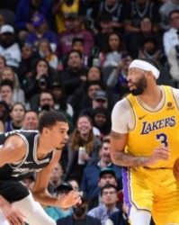 开云官方网站-连续3场35+10！湖人最强浓眉归位 詹皇更安心了