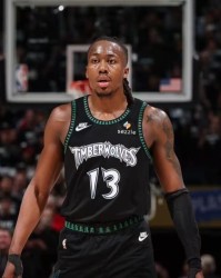 开云官方网站-这是啥剧情！一个二轮秀，刚被鱼腩抛弃，季后赛场均22分