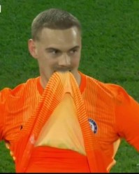 开云官方网站-致敬热刺？切尔西欧冠上二门，结果因门将俩失误同样2-5惨败