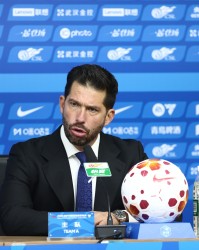 开云登录入口地址-足球报：三镇已到退无可退的绝境，全力纠错才能留住保级希望