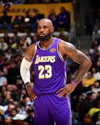 开云登录入口地址-詹姆斯空砍22+6+10杰威23分 湖人主场憾负雷霆